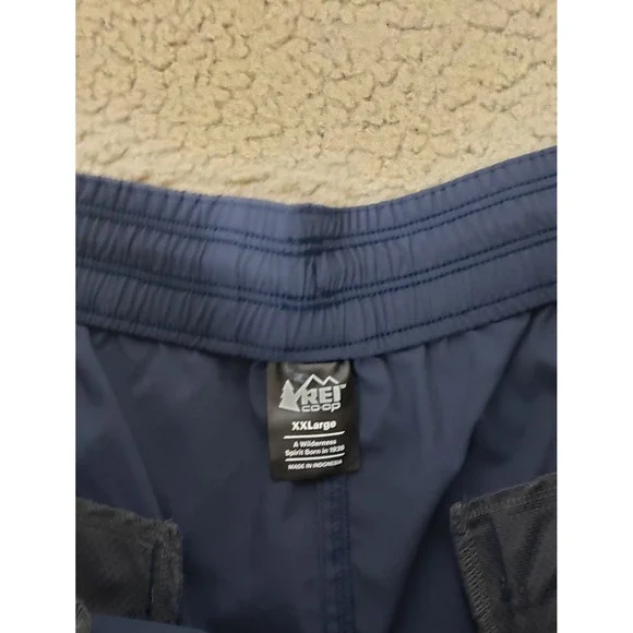 REI Co-op Men Trailmade Shorts XXL Blue Nights Hiking Stretch UPF 50+ Gorpcore - Picture 4 of 12